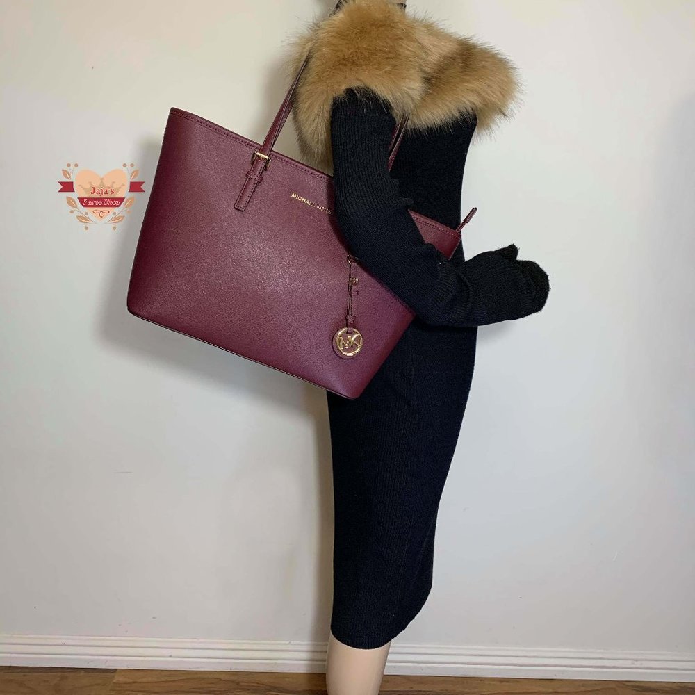 ❤️❤️SOLD❤️❤️Michael Kors Leather Purse💜 - Picture 13 of 16